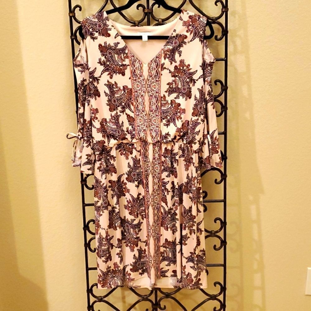 CATO Paisley Cold-Shoulder Dress - Size Large‎